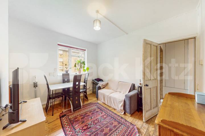 Charming three bedroomed apartment Congreve street, Elephant and Castle